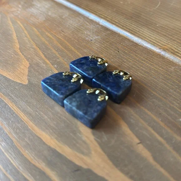 1 pc Blue Sodalite Crystal Carved Bag (random selection) - Picture 2 of 3